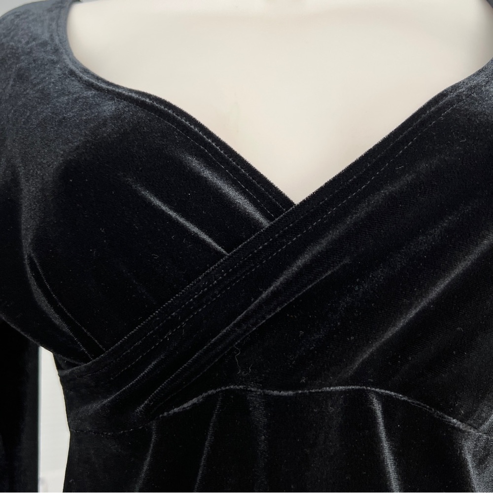 Black Velvet Heart V-neck Top | Sz S - Picture 6 of 15